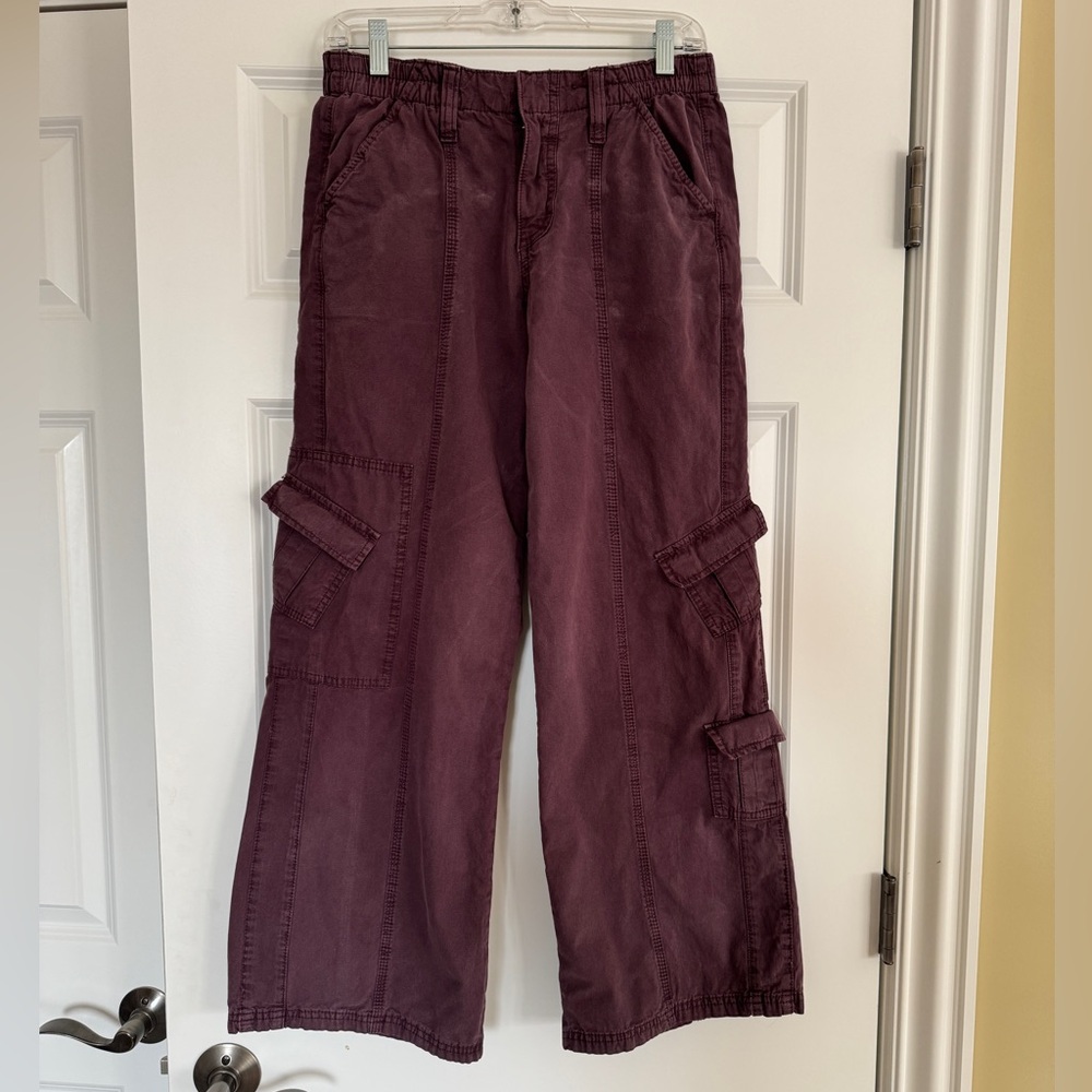 BDG Y2K cargo pants, size small, light maroon/grape color, straight leg